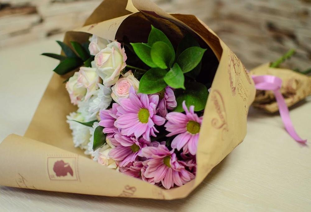 Букет цветов из: Розы и Хризантемы в Ртищево