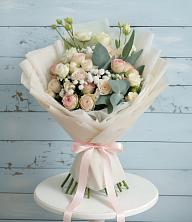 Букет цветов из:  Розы и Лизиантусы в Ртищево