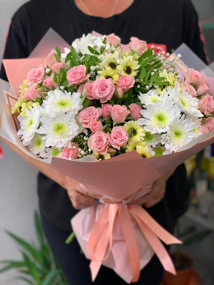Букет цветов из: Розы и Хризантемы в Ртищево