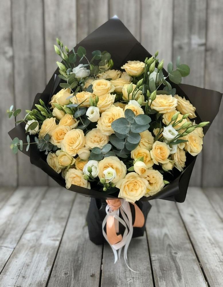 Букет цветов из: Розы и Лизиантусы в Ртищево