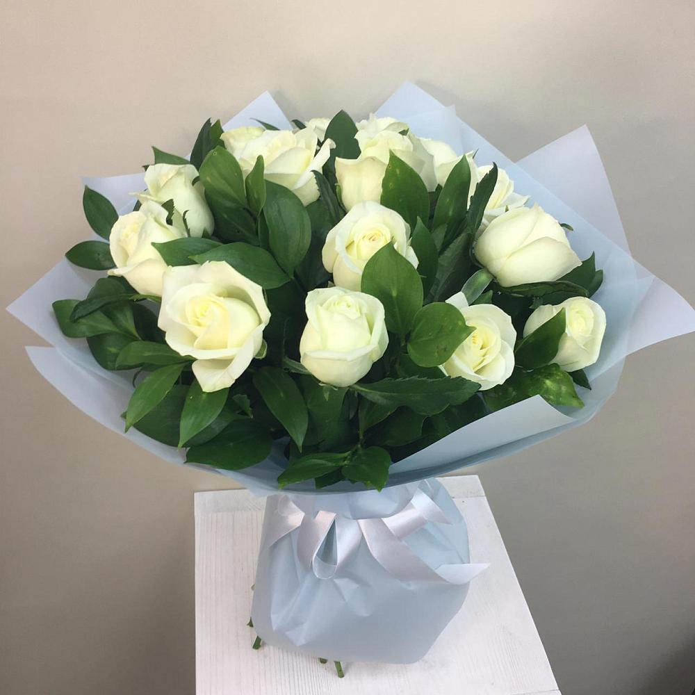 Букет 15 Белых роз Проуд в Ртищево