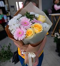 Букет цветов из:  Герберы, Розы и Хризантемы в Ртищево