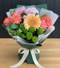 Букет цветов из:  Гвоздики, Розы, Герберы и Хризантемы в Ртищево