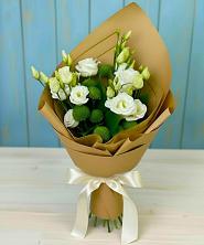 Букет цветов из:  Хризантемы и Лизиантусы в Ртищево