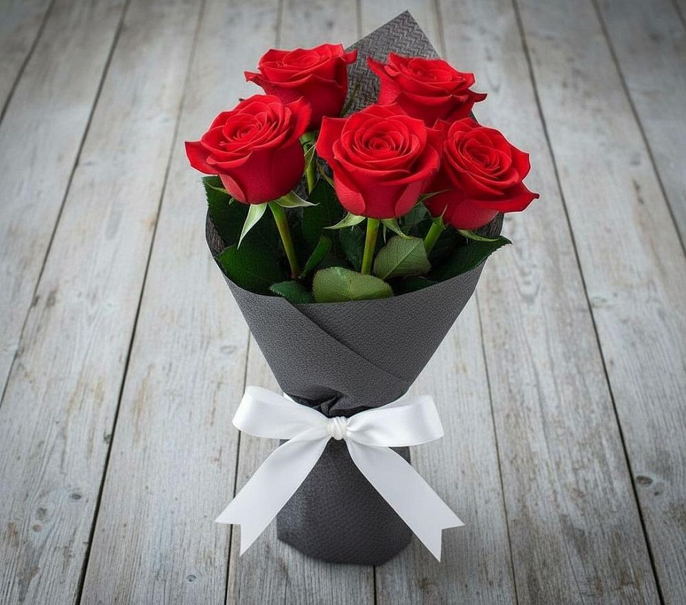 Букет 5 Красных роз Эдлесс Лав в Ртищево
