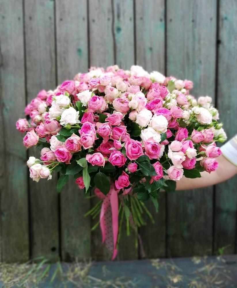 Букет Розовые кустовые розы Натали и Лав Лидия в Ртищево