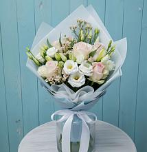 Букет цветов из:  Розы и Лизиантусы в Ртищево