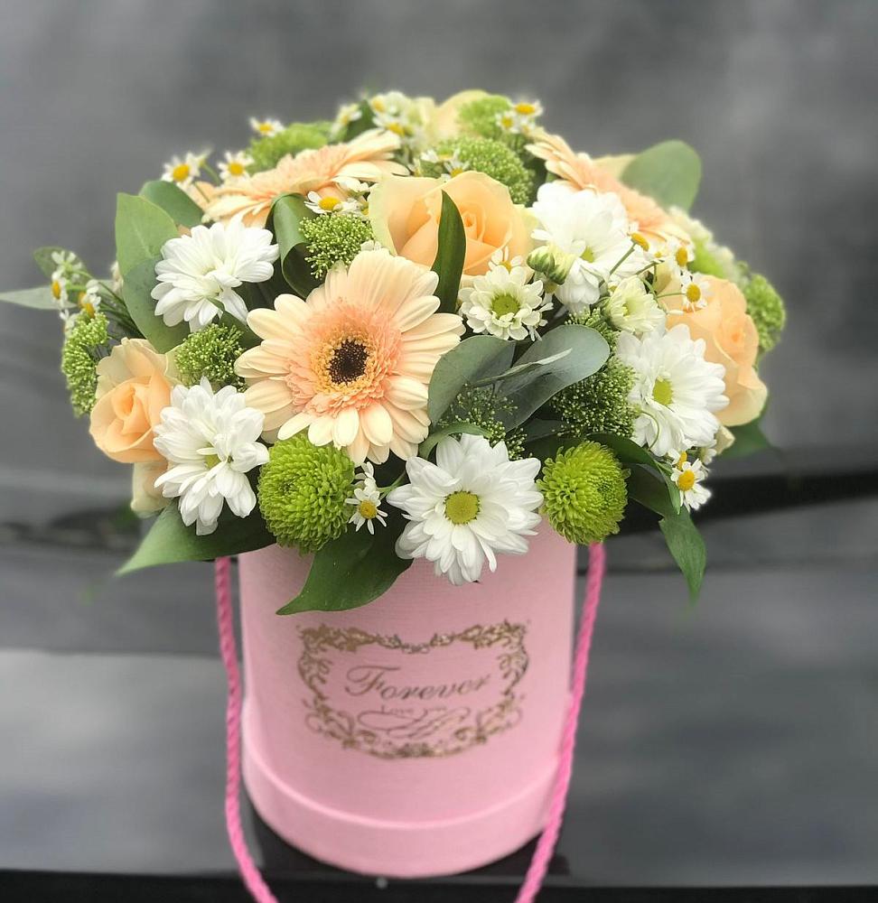 Цветочная композиция из Розы, Герберы и Хризантемы в шляпной коробке в Ртищево