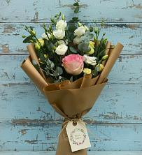 Букет цветов из:  Розы и Лизиантусы в Ртищево